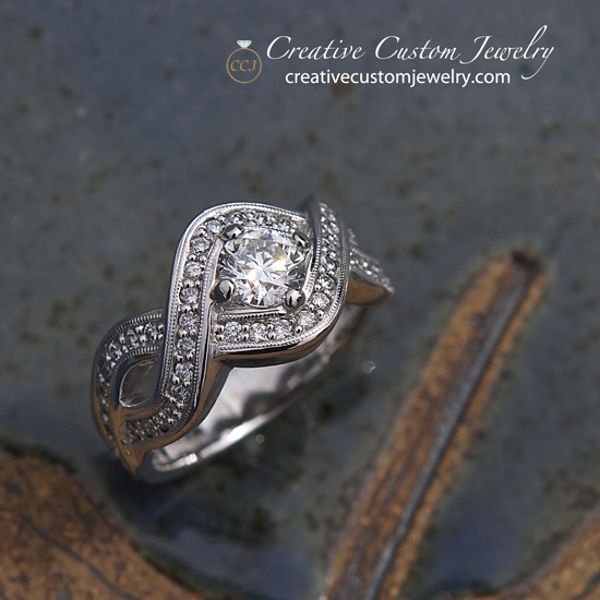 Engagement ring gold diamond